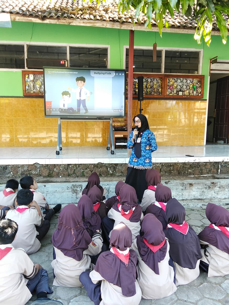Generasi Ramah Tanpa Bullying: Pesan Guru Kelas IV di MPLS SDN 1 Pelem